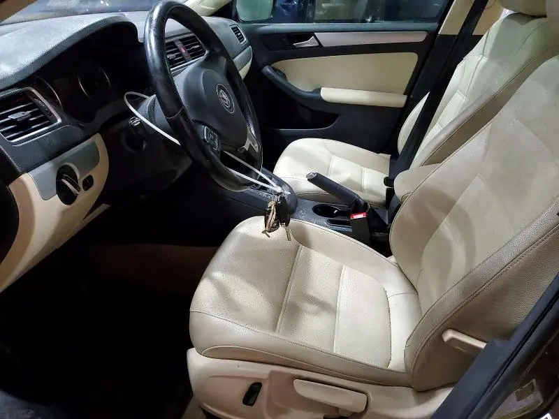 2013 VOLKSWAGEN JETTA SE  