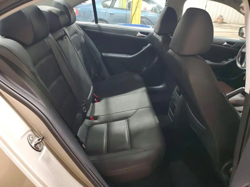 2012 VOLKSWAGEN JETTA SE  