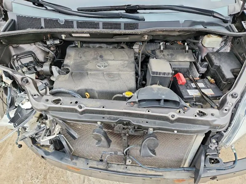2013 TOYOTA SIENNA LE 7-PASSENGER  