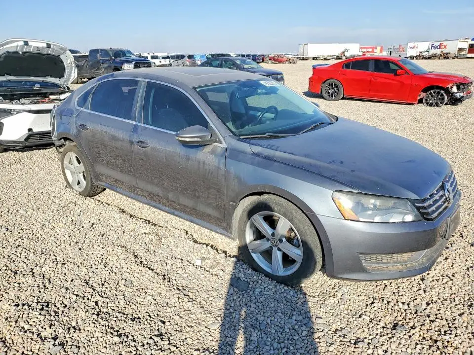 2012 VOLKSWAGEN PASSAT SE  