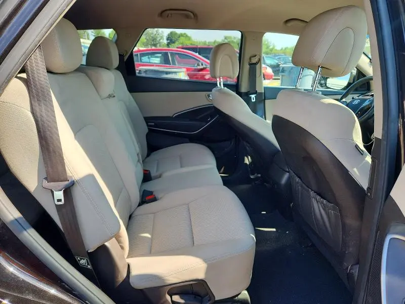 2018 HYUNDAI SANTA FE SE  