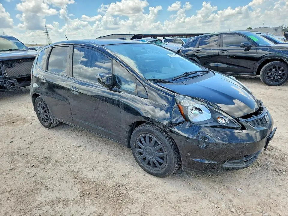 2010 HONDA FIT   