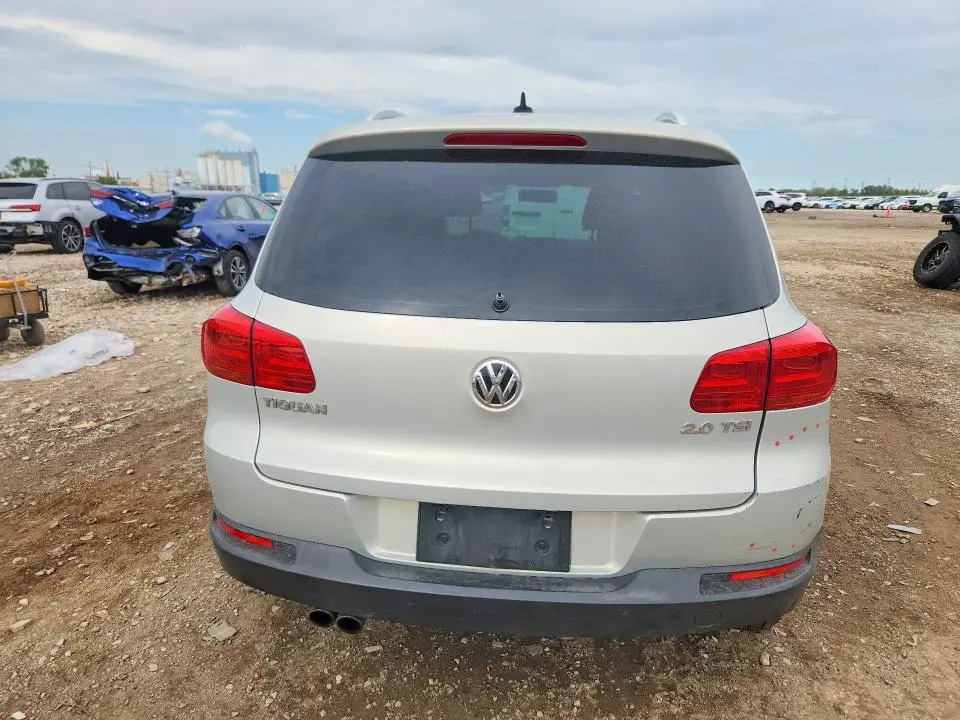 2012 VOLKSWAGEN TIGUAN S  