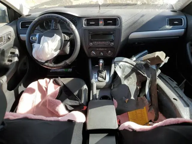 2013 VOLKSWAGEN JETTA SE  