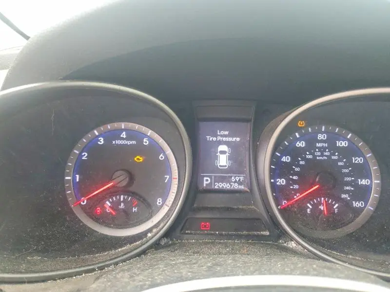 2016 HYUNDAI SANTA FE SE  