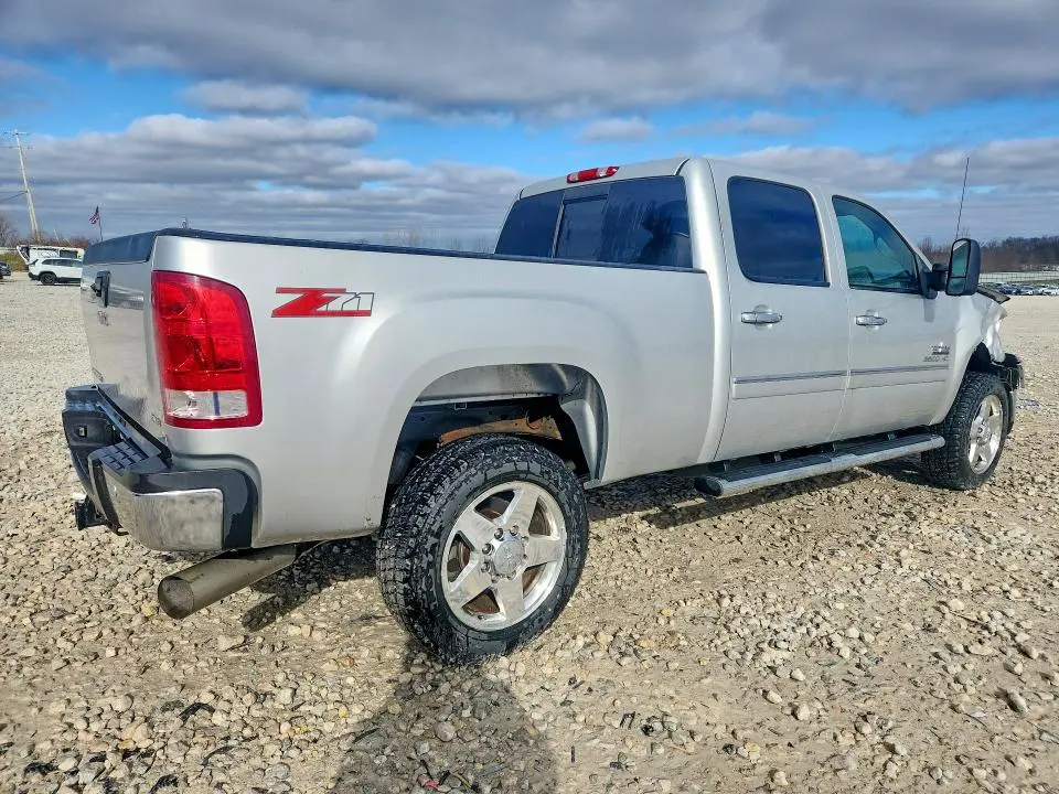 2013 GMC SIERRA K2500 SLE  