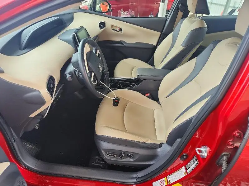 2018 TOYOTA PRIUS FOUR  