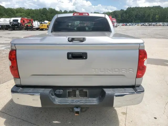 2016 TOYOTA TUNDRA CREWMAX SR5  