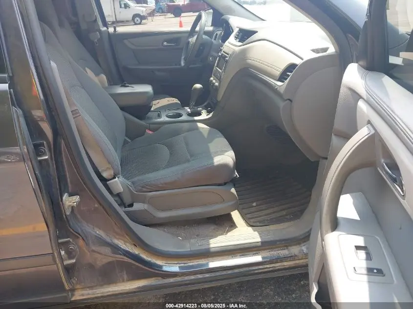 2014 CHEVROLET TRAVERSE LS