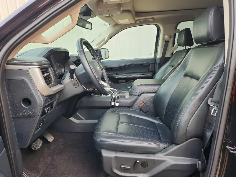 2023 FORD EXPEDITION XLT  