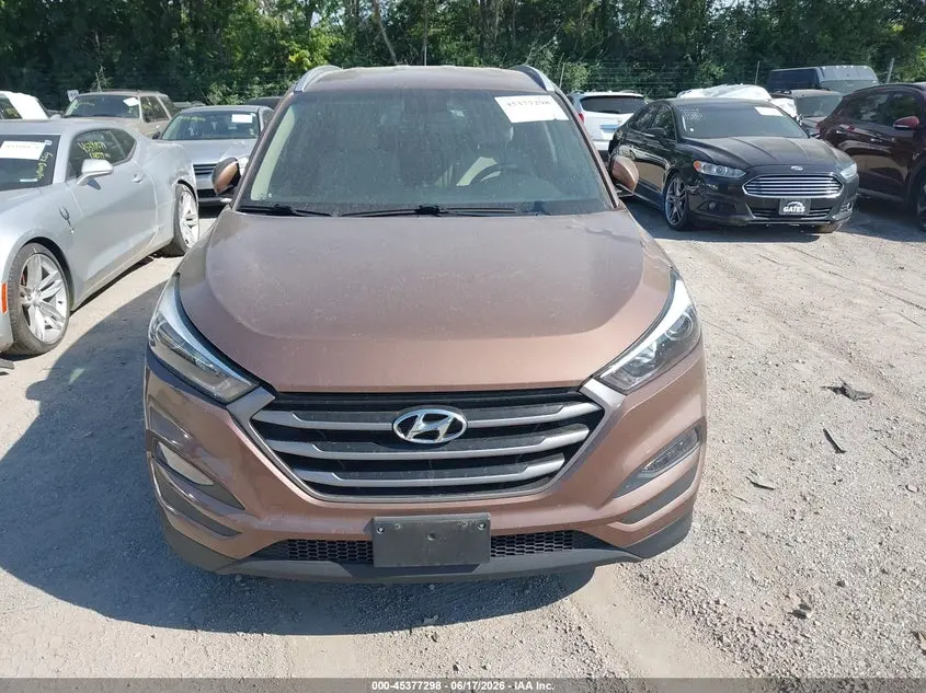 2016 HYUNDAI TUCSON SE