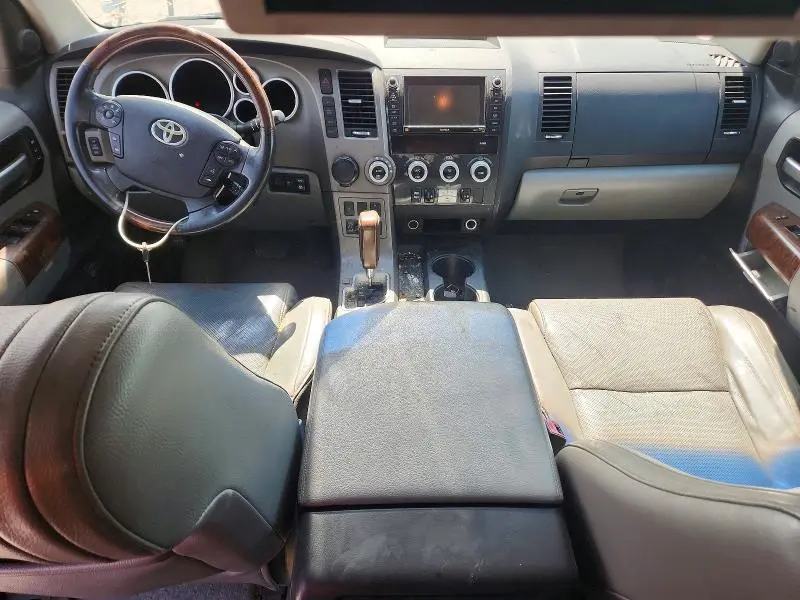 2010 TOYOTA SEQUOIA PLATINUM  