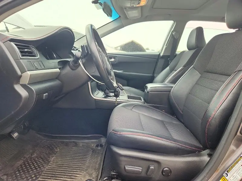 2017 TOYOTA CAMRY SE  