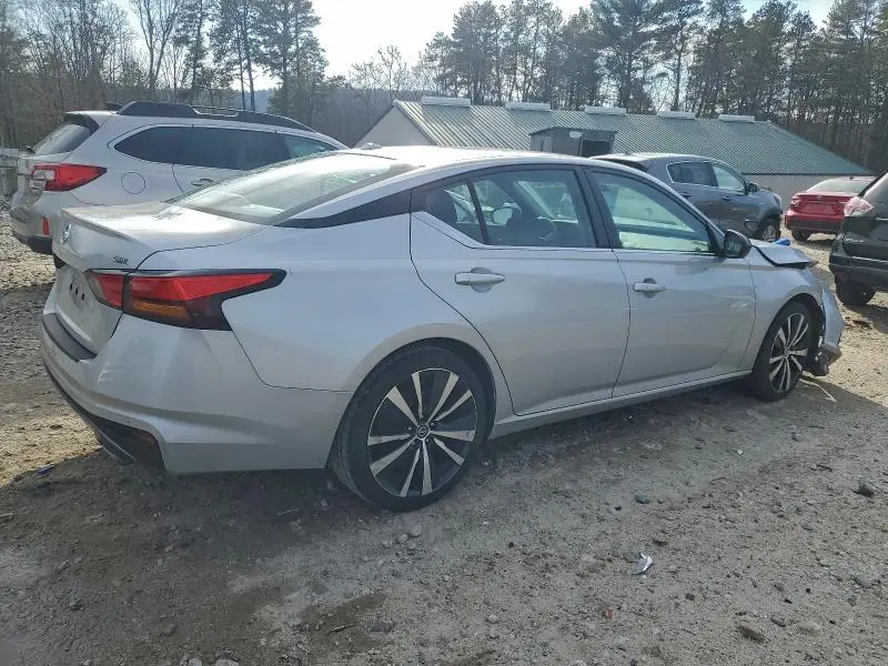 2021 NISSAN ALTIMA SR  