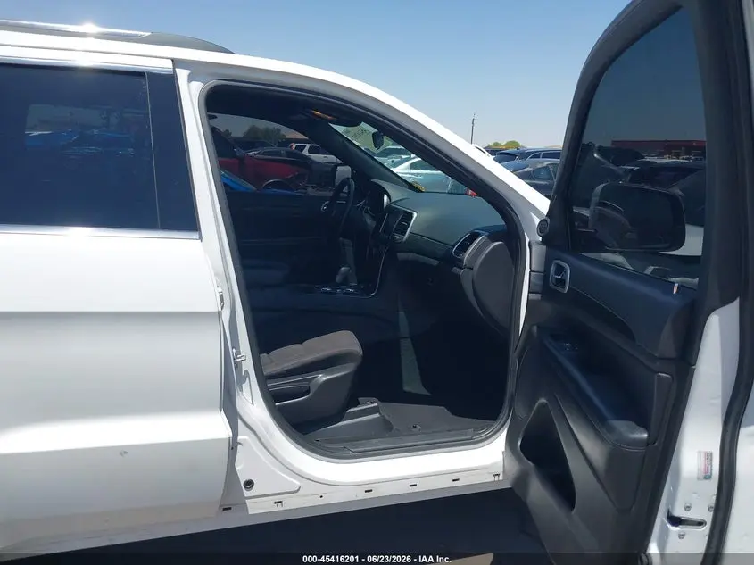 2019 JEEP GRAND CHEROKEE LAREDO E 4X2