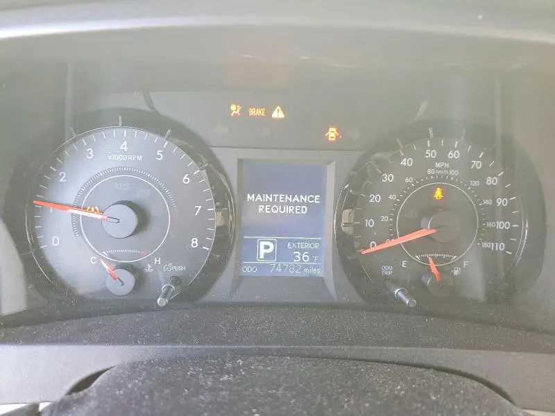 2017 TOYOTA SIENNA LE  