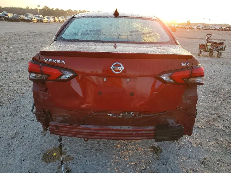 2022 NISSAN VERSA SR  