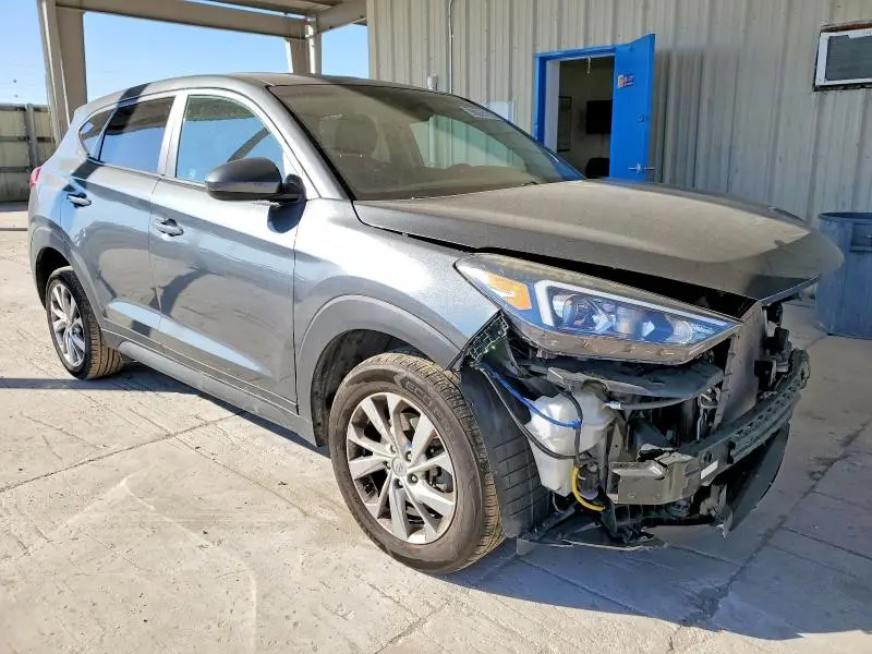 2021 HYUNDAI TUCSON SE  