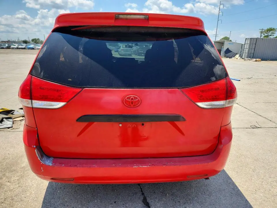 2011 TOYOTA SIENNA BASE 7-PASSENGER  
