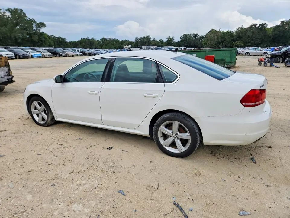 2015 VOLKSWAGEN PASSAT S  