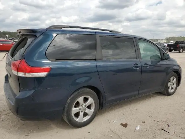 2011 TOYOTA SIENNA LE  