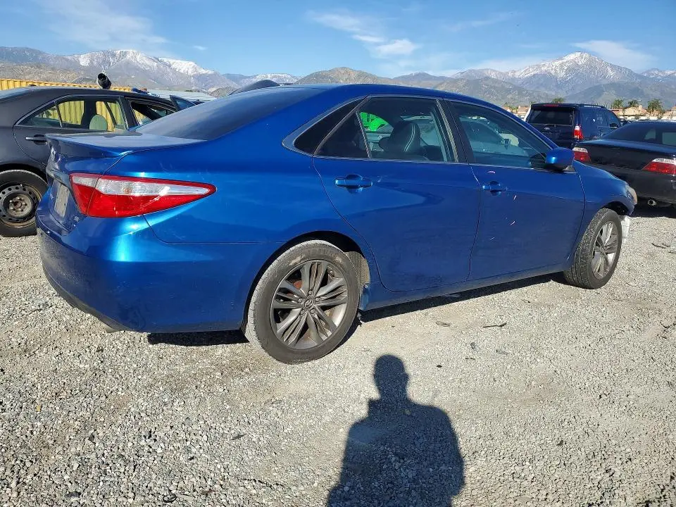 2017 TOYOTA CAMRY SE  