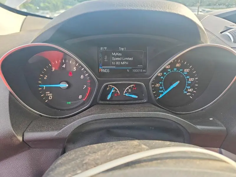 2016 FORD ESCAPE SE  