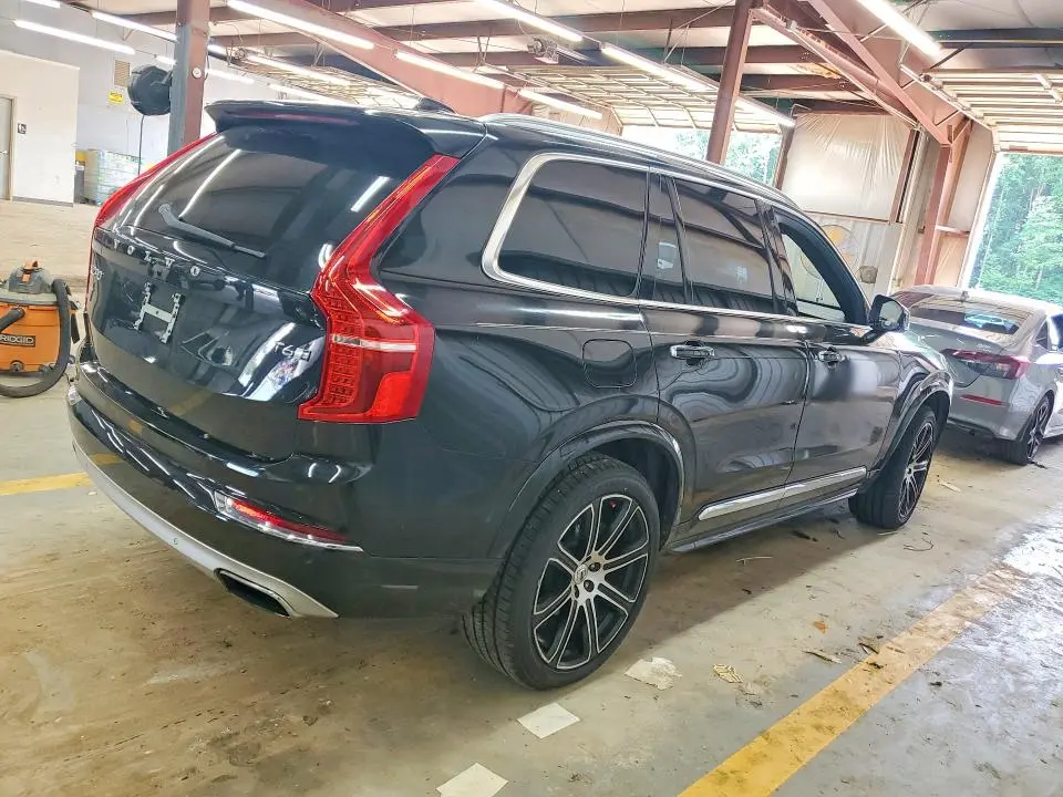 2017 VOLVO XC90 T6  