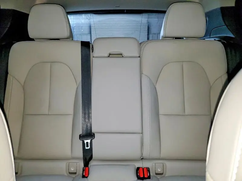 2023 VOLVO XC40 PLUS  