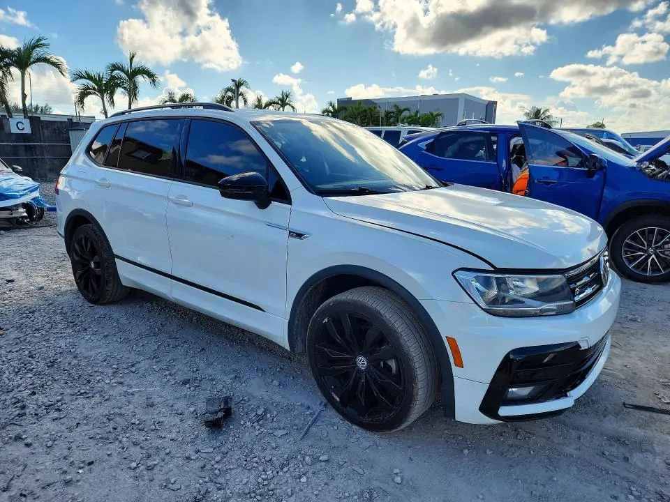 2021 VOLKSWAGEN TIGUAN SE  