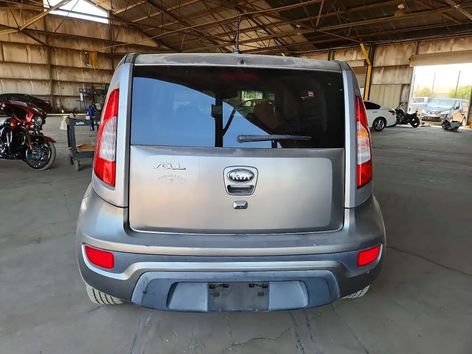2013 KIA SOUL +  