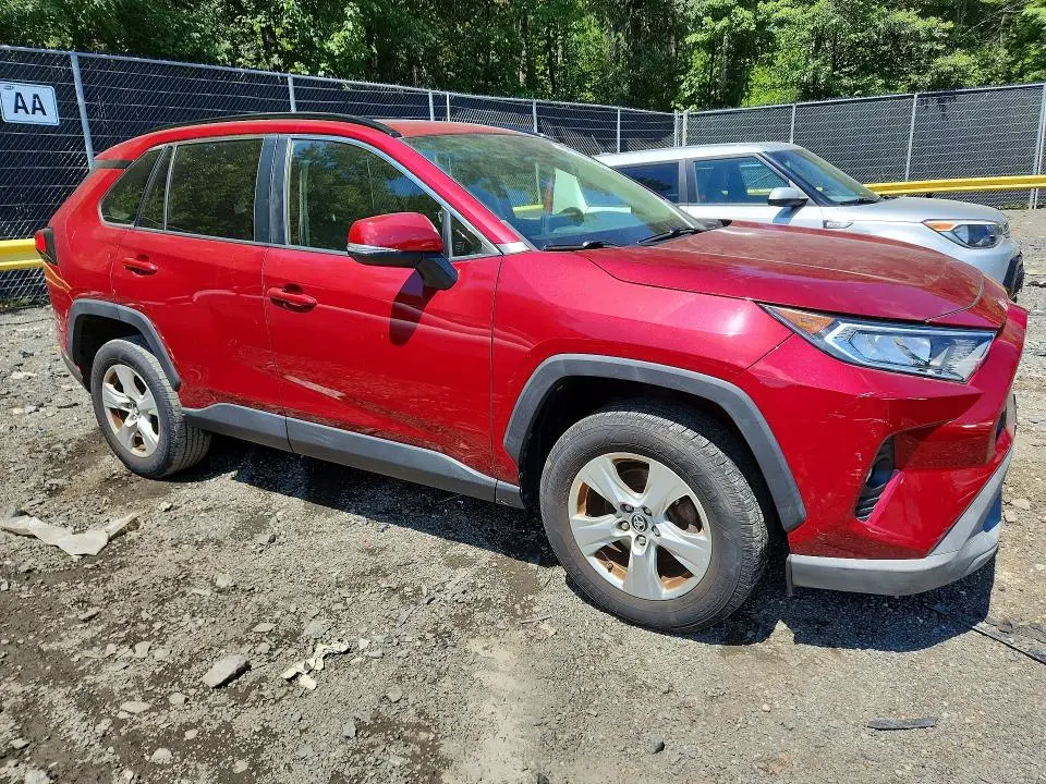 2019 TOYOTA RAV4 XLE  