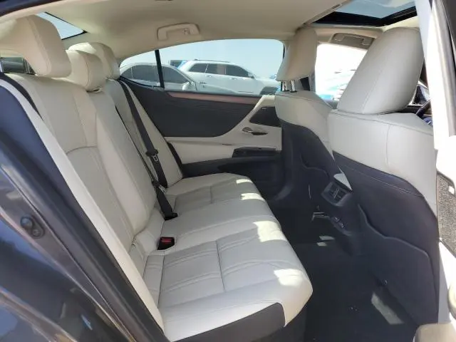 2025 LEXUS ES 300H BASE  