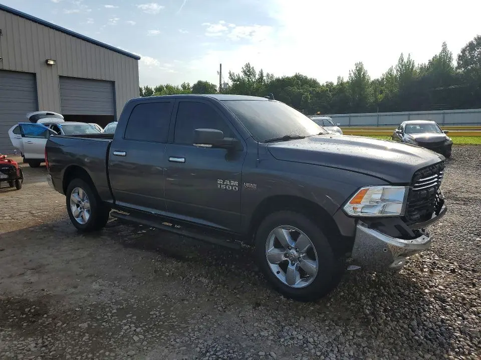2017 RAM 1500 SLT  