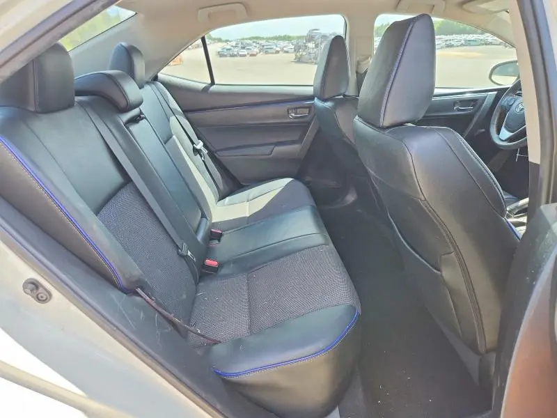 2017 TOYOTA COROLLA SE  