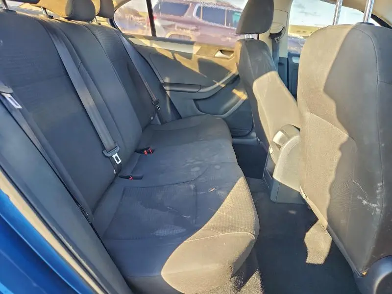 2015 VOLKSWAGEN JETTA SE  