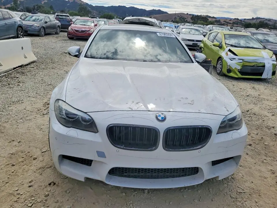 2013 BMW M5   