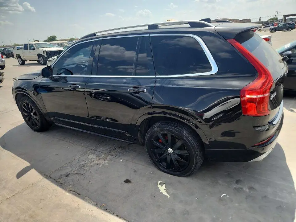 2017 VOLVO XC90 T6  