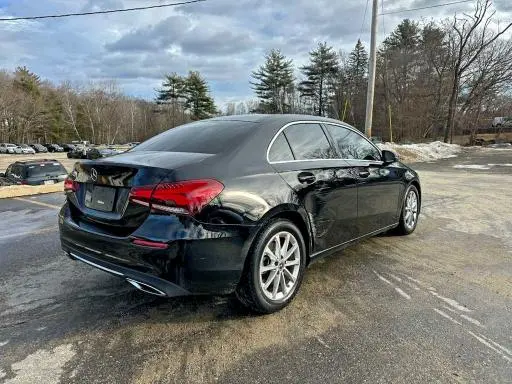 2021 MERCEDES-BENZ A 220  