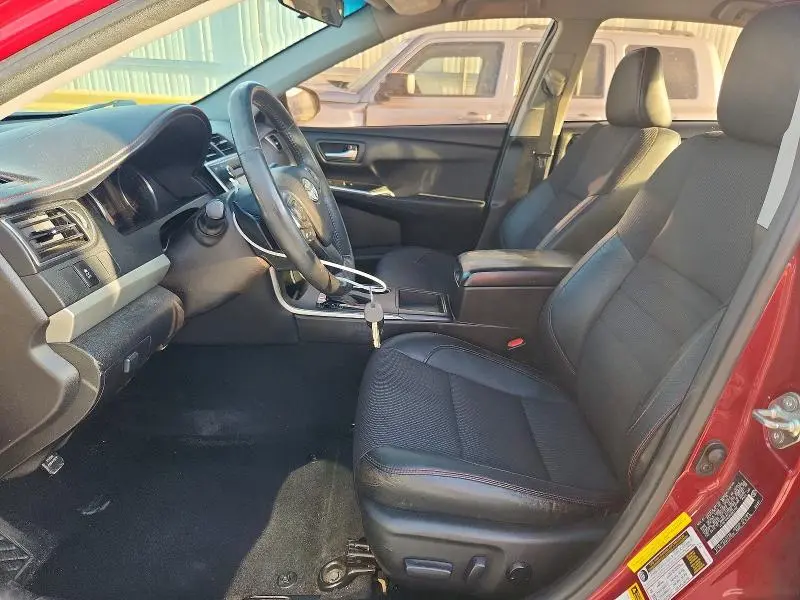 2017 TOYOTA CAMRY SE  