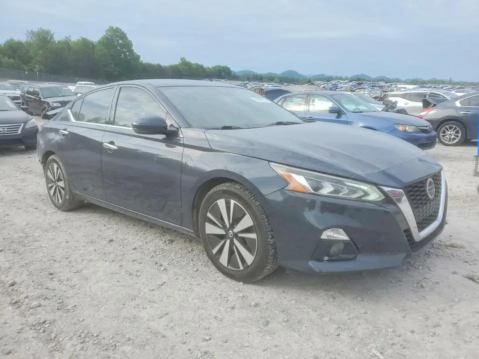 2020 NISSAN ALTIMA SL  