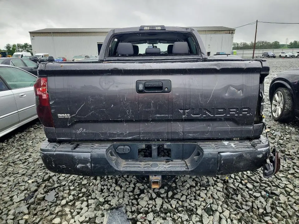 2016 TOYOTA TUNDRA SR5  