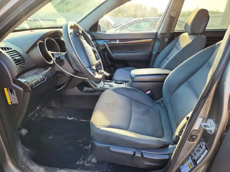 2013 KIA SORENTO LX  