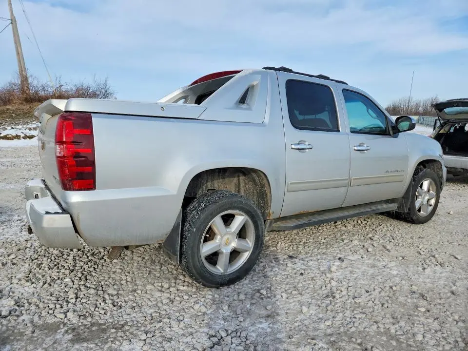 2011 CHEVROLET AVALANCHE LS  