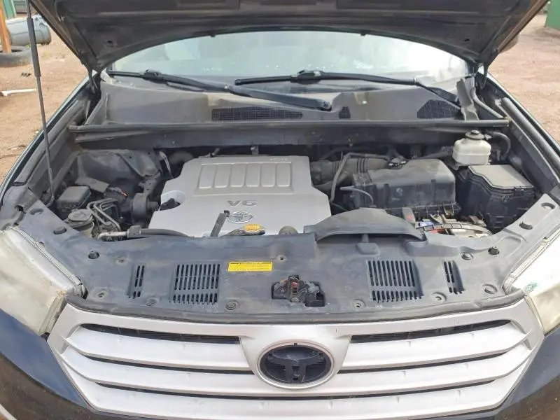 2011 TOYOTA HIGHLANDER BASE  