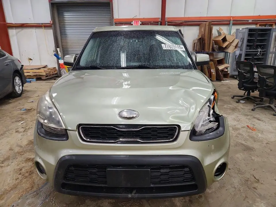 2013 KIA SOUL +  