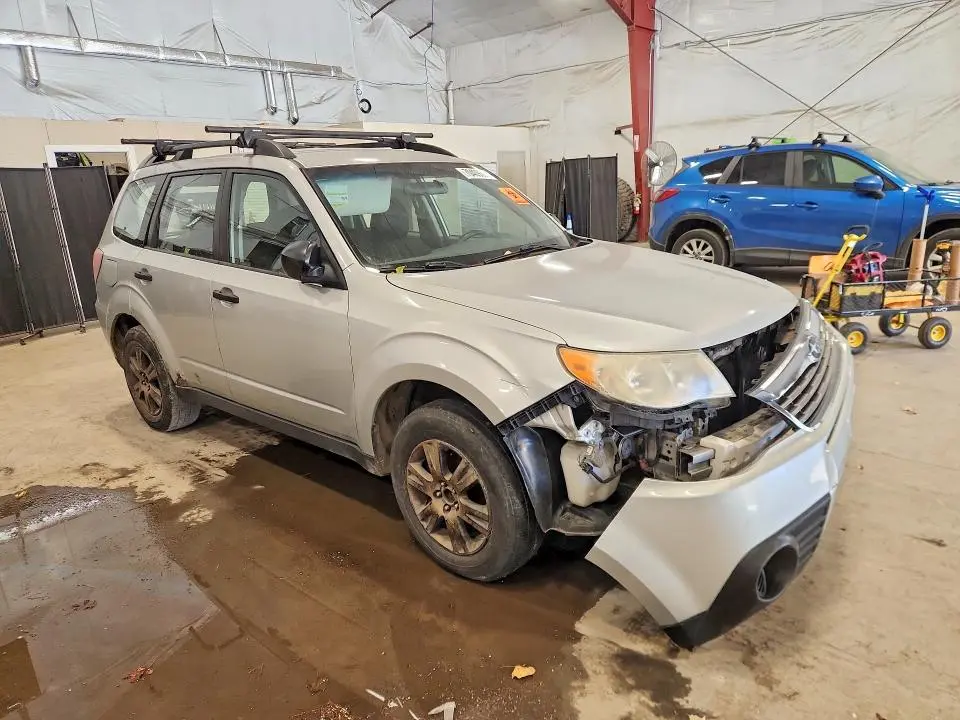2010 SUBARU FORESTER XS  