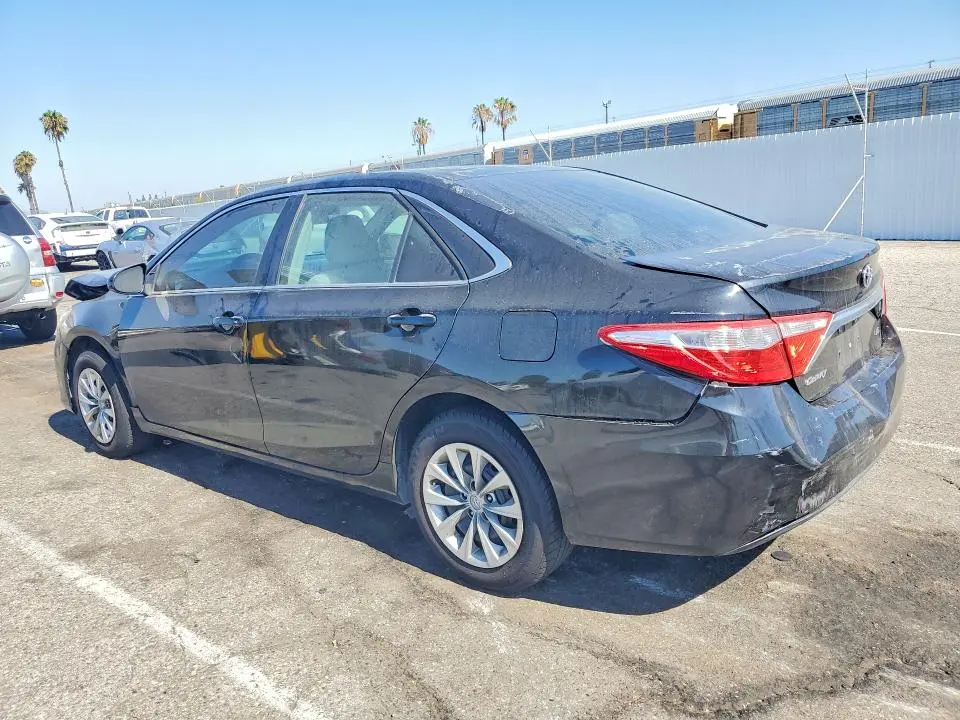 2016 TOYOTA CAMRY LE  