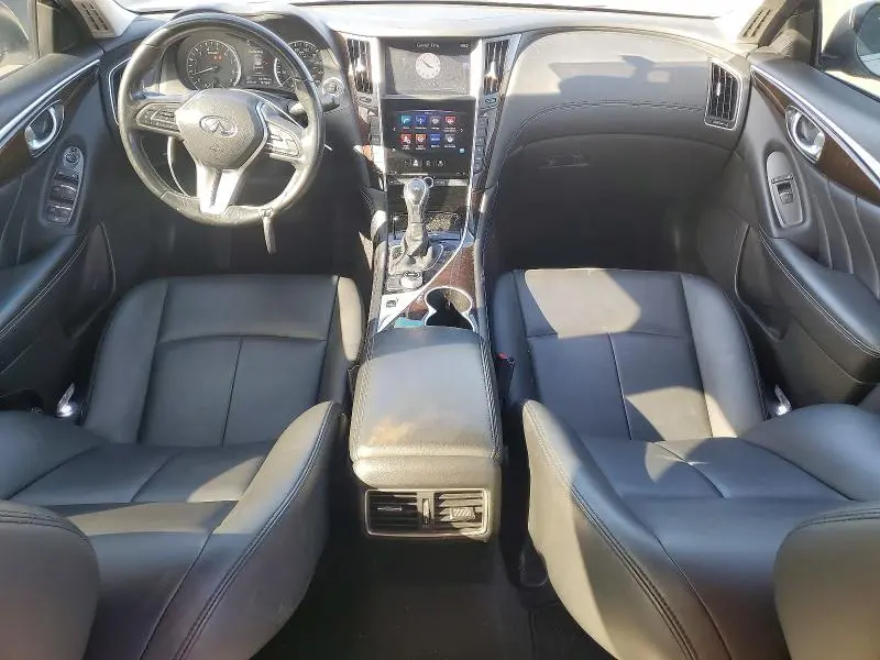 2019 INFINITI Q50 LUXE  