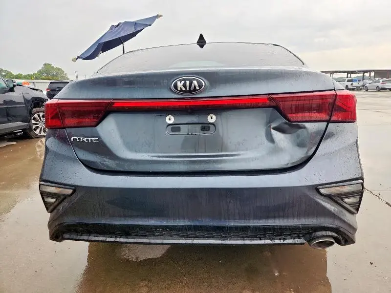 2021 KIA FORTE FE  